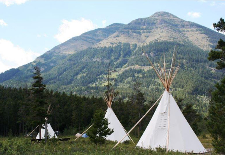 Tipis at Crandell Mountain in the Waterton Lakes National Park | Photo: Parks Canada