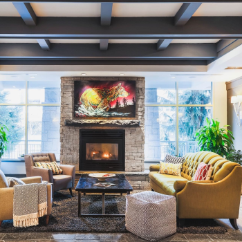 BC accomm Summit Lodge