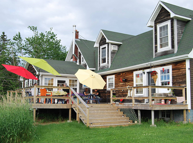 ACC L'Ancrage B&B, Cottages and Barn Houses in in Saint-Louis de Kent, NB